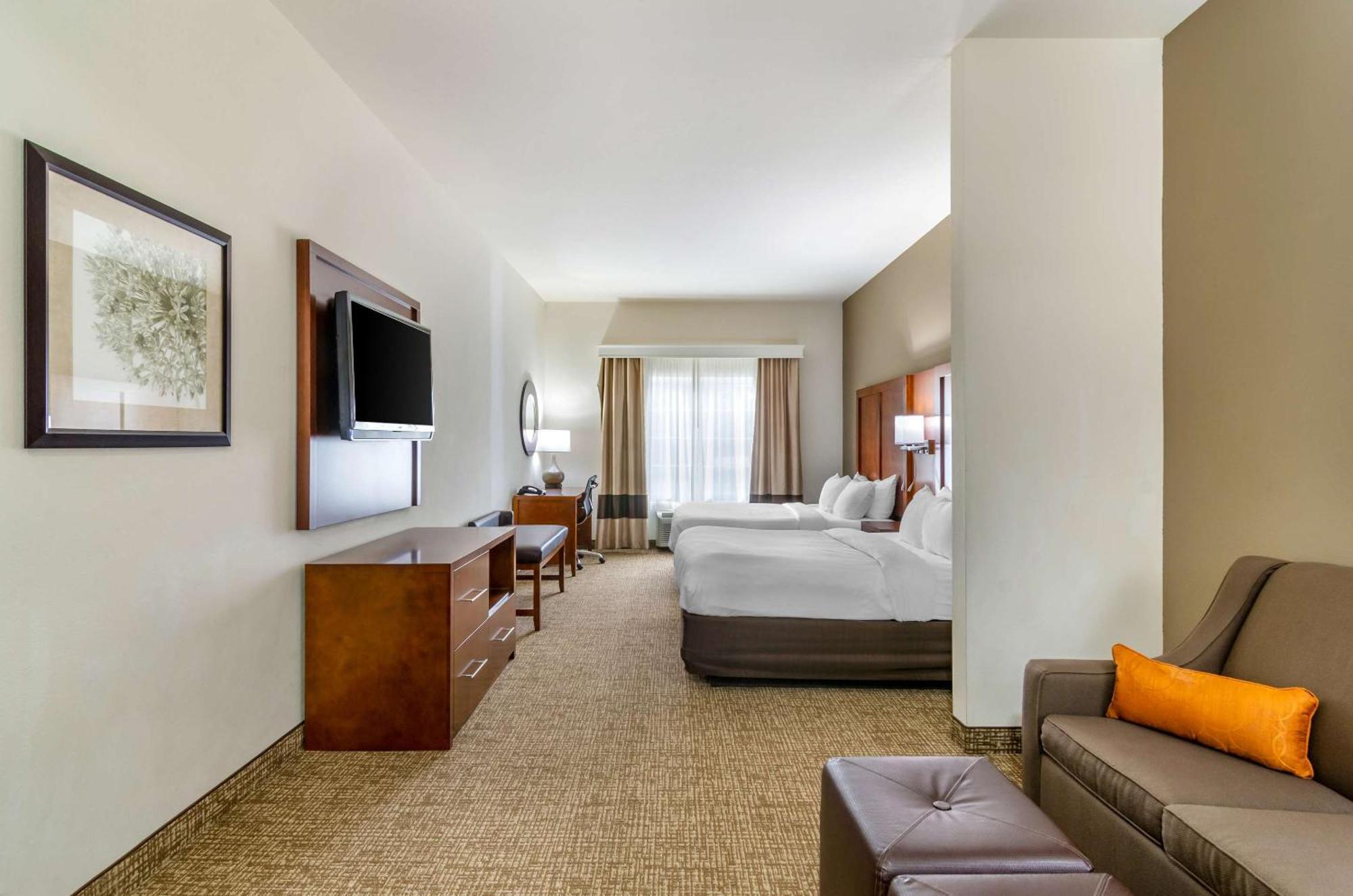 Comfort Inn & Suites Near Bethel College Newton Екстер'єр фото